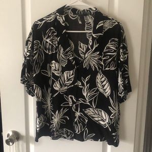 fun, hawaiian shirt in perfect condition.
